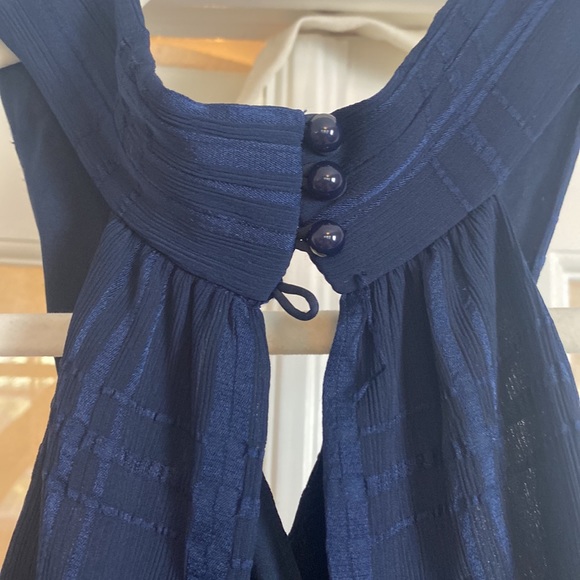 Gal Meets Glam Mia Twist Chiffon Dress - Picture 5 of 8